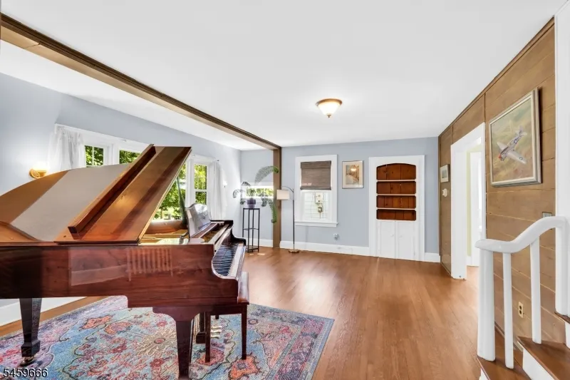 384 Catherine St Somerville, NJ 08876