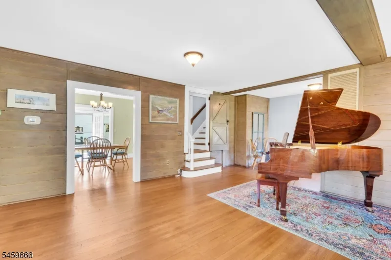 384 Catherine St Somerville, NJ 08876