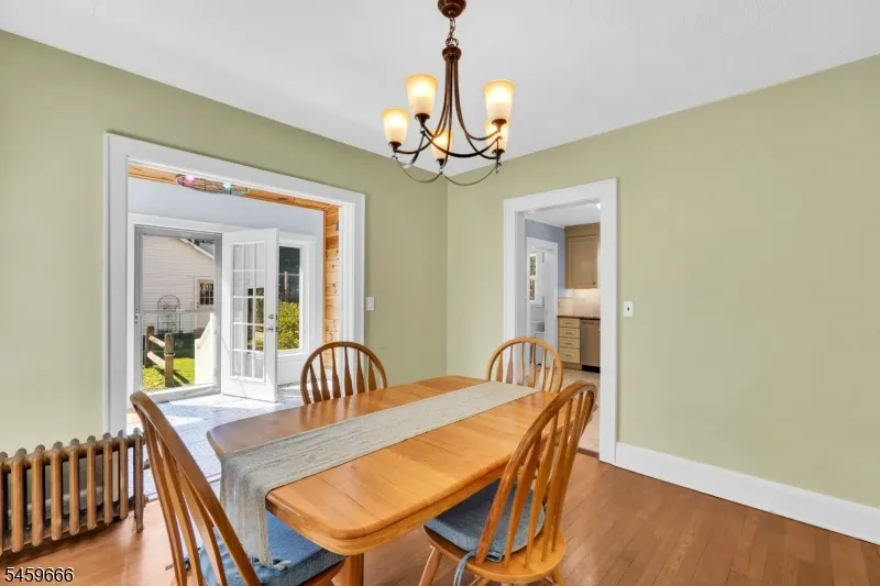 384 Catherine St Somerville, NJ 08876