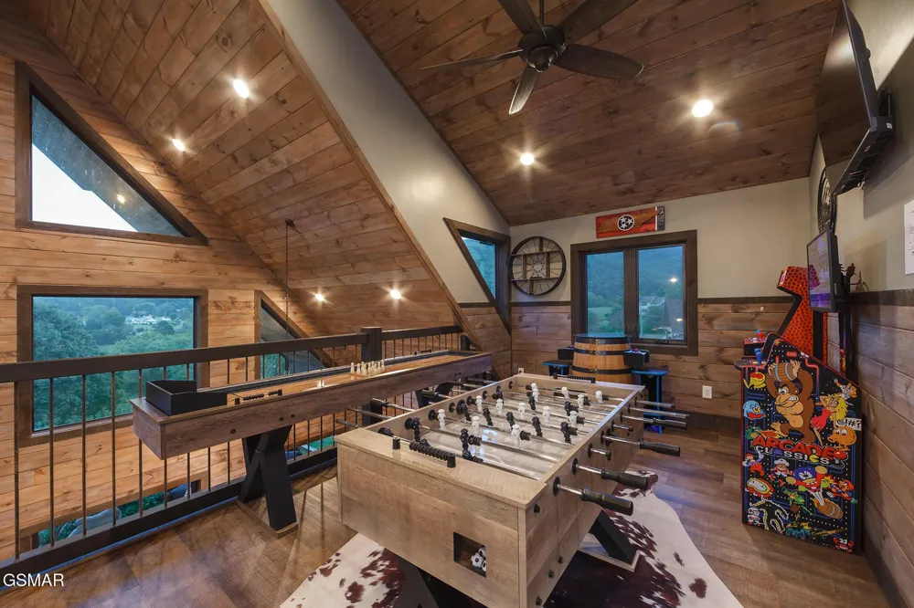 3379 Robeson Road Sevierville, TN 37862