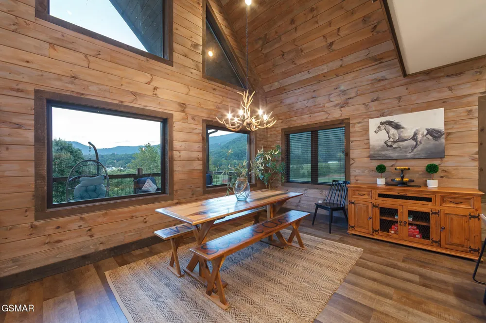 3379 Robeson Road Sevierville, TN 37862