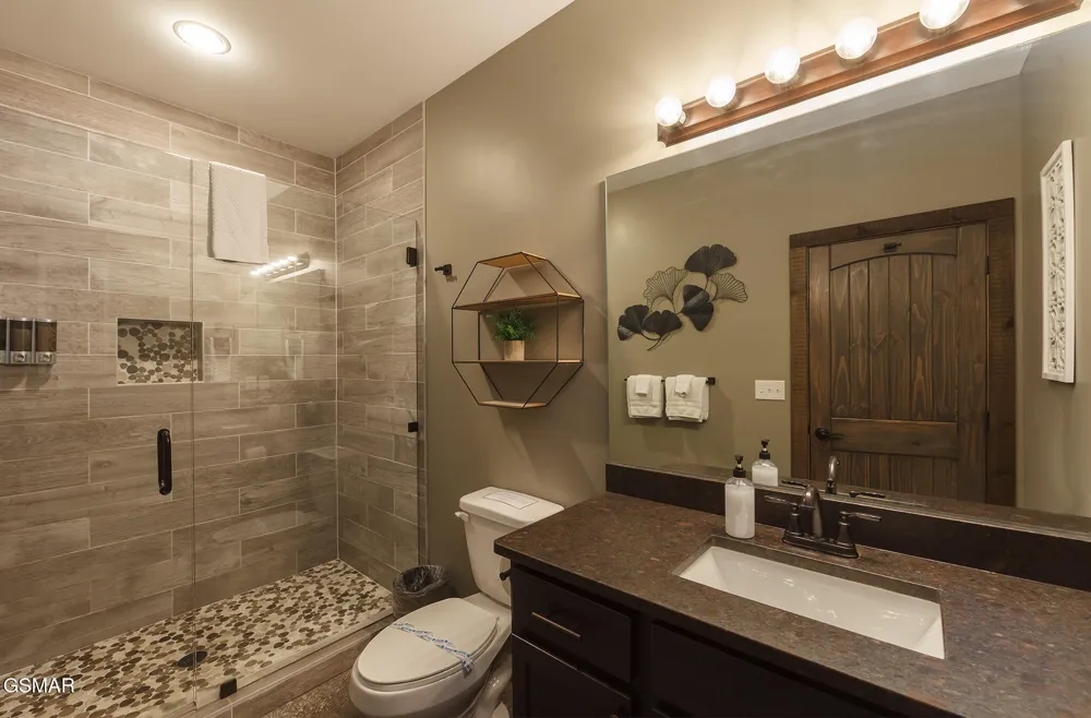 3379 Robeson Road Sevierville, TN 37862