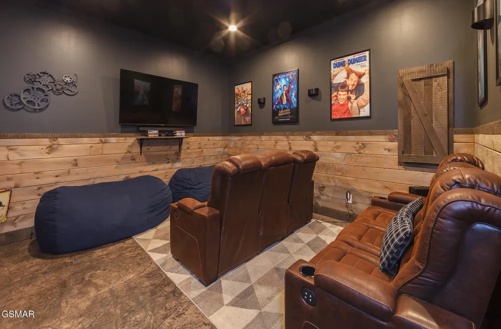 3379 Robeson Road Sevierville, TN 37862