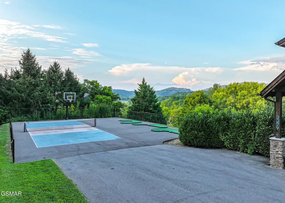 3379 Robeson Road Sevierville, TN 37862