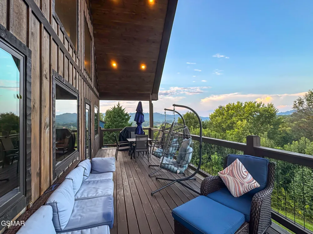 3379 Robeson Road Sevierville, TN 37862