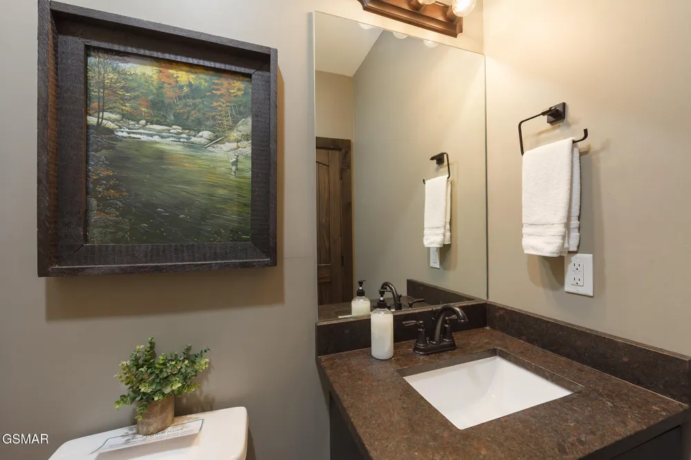 3379 Robeson Road Sevierville, TN 37862