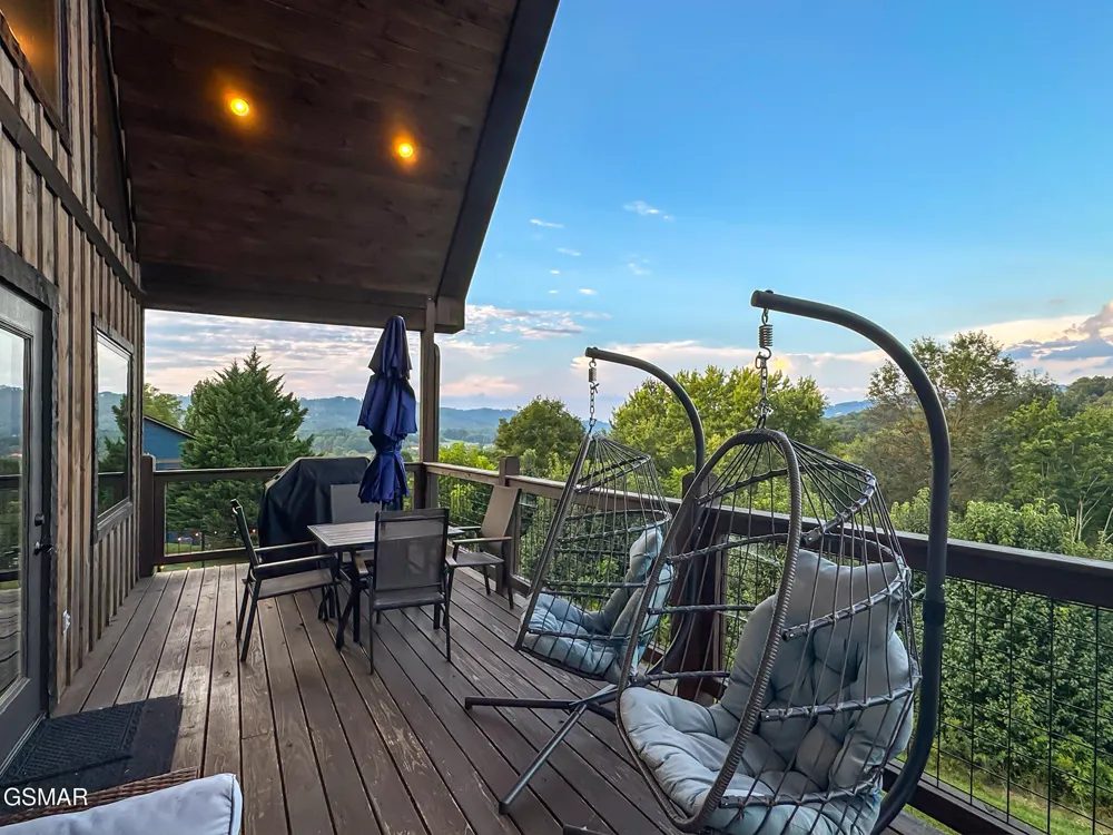 3379 Robeson Road Sevierville, TN 37862