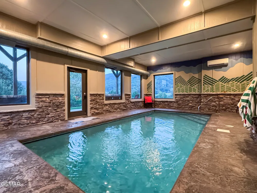 3379 Robeson Road Sevierville, TN 37862