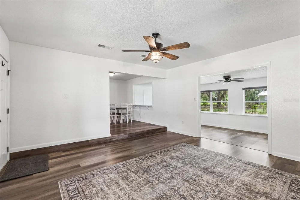 212 DOGWOOD DRIVE Interlachen, FL 32148