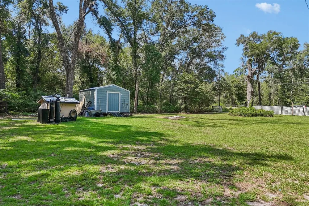 212 DOGWOOD DRIVE Interlachen, FL 32148