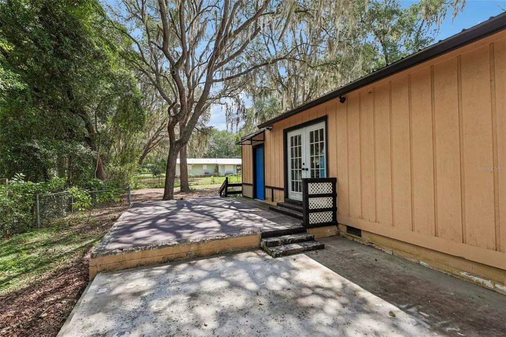 212 DOGWOOD DRIVE Interlachen, FL 32148