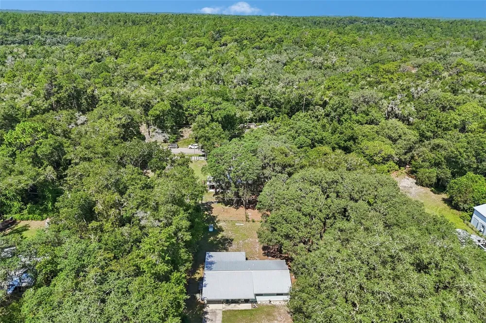 212 DOGWOOD DRIVE Interlachen, FL 32148