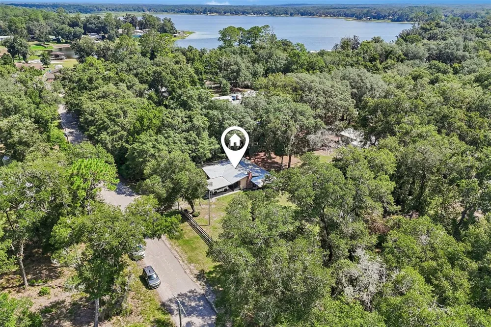 212 DOGWOOD DRIVE Interlachen, FL 32148