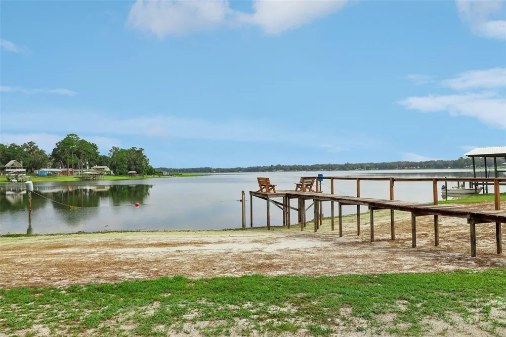 212 DOGWOOD DRIVE Interlachen, FL 32148