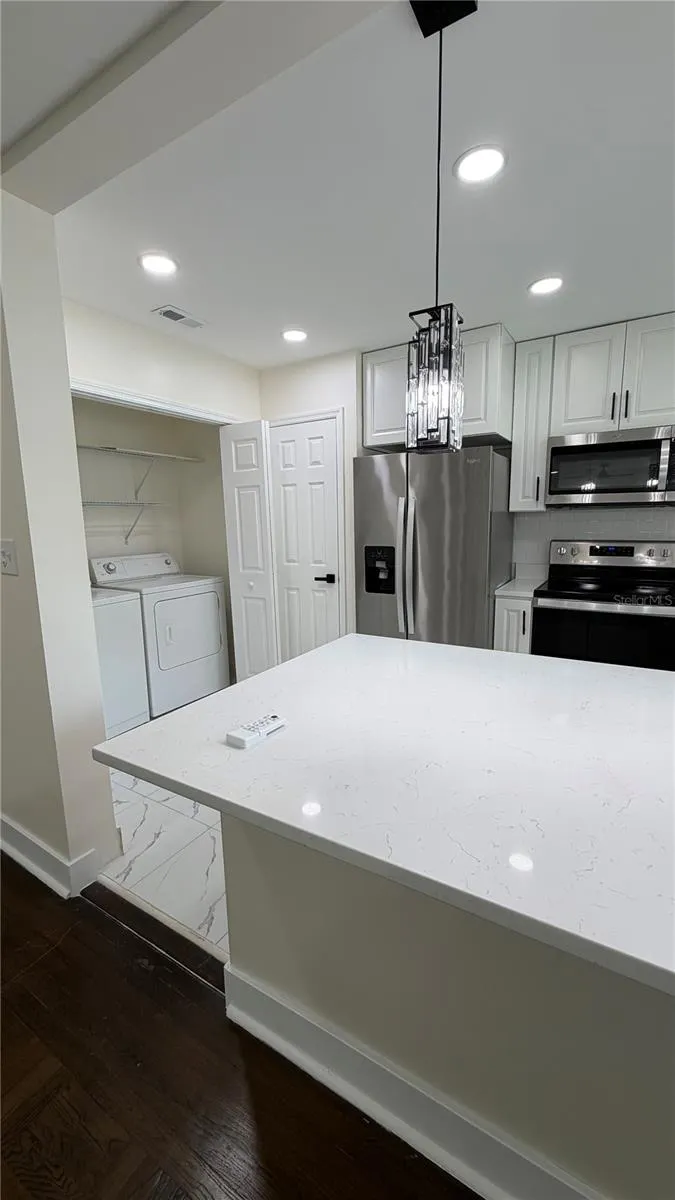 270 W PINELOCH AVE Orlando, FL 32828