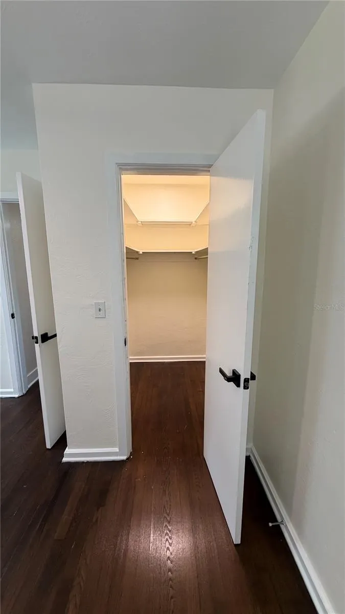 270 W PINELOCH AVE Orlando, FL 32828