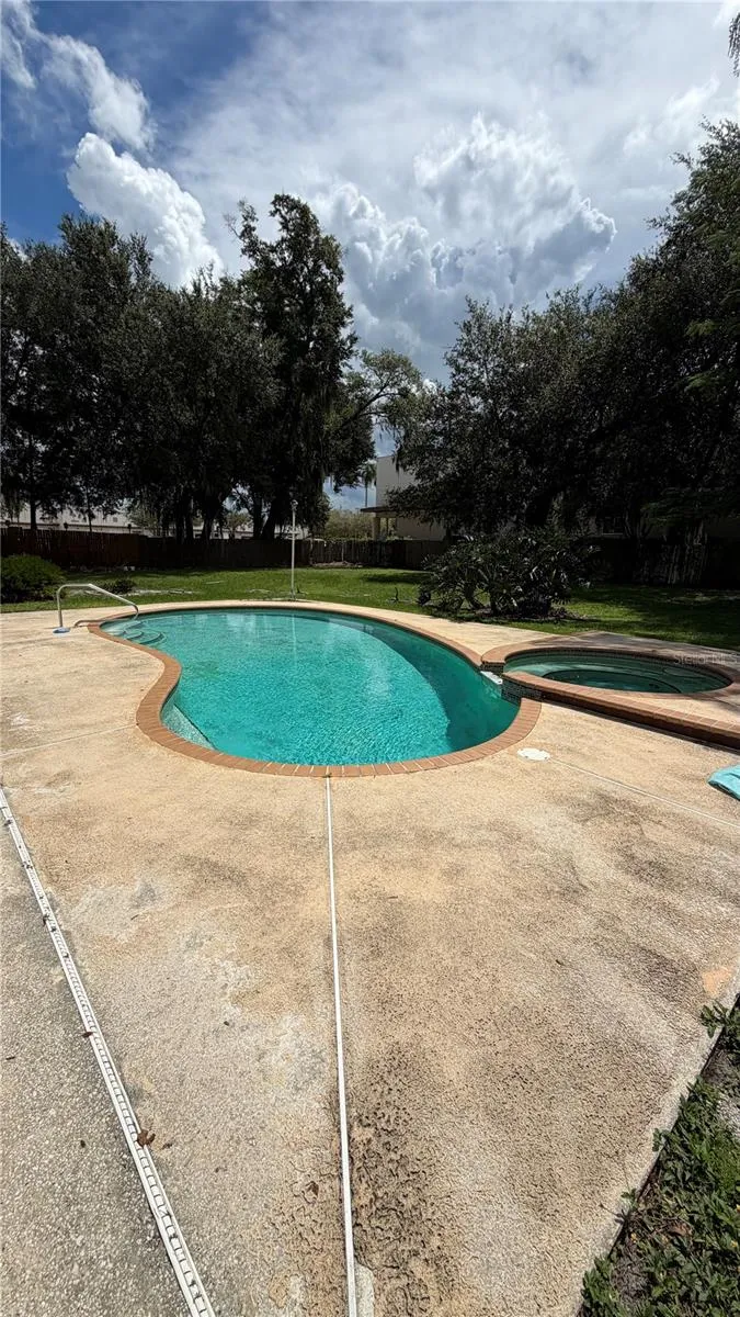 270 W PINELOCH AVE Orlando, FL 32828