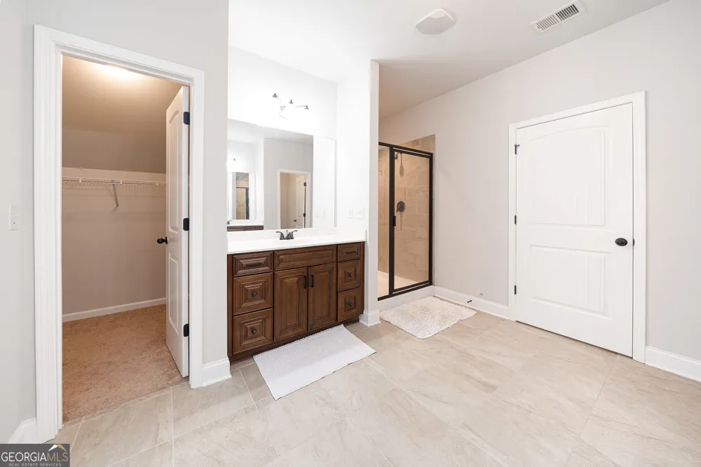 5543 Leaf Ridge LN Buford, GA 30518