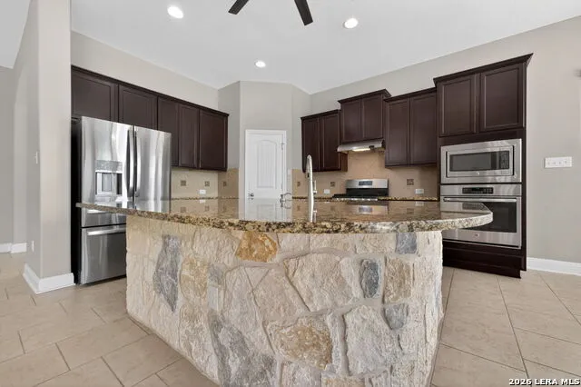 2932 Sunridge Dr Schertz, TX 78108