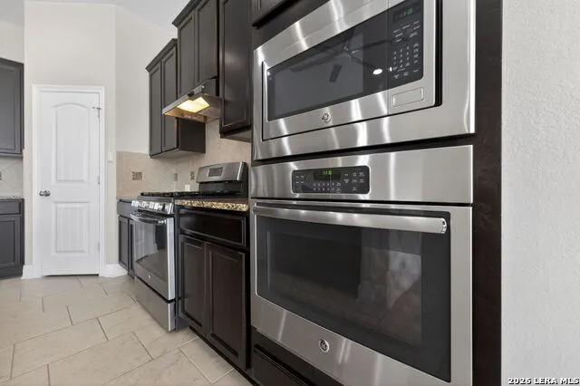 2932 Sunridge Dr Schertz, TX 78108