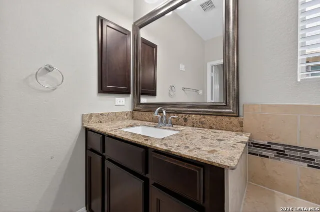 2932 Sunridge Dr Schertz, TX 78108