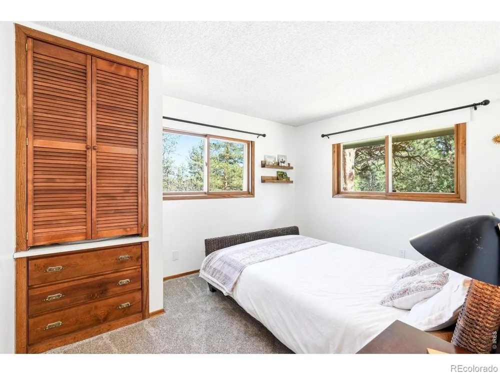 5 Mohawk Road Lyons, CO 80540