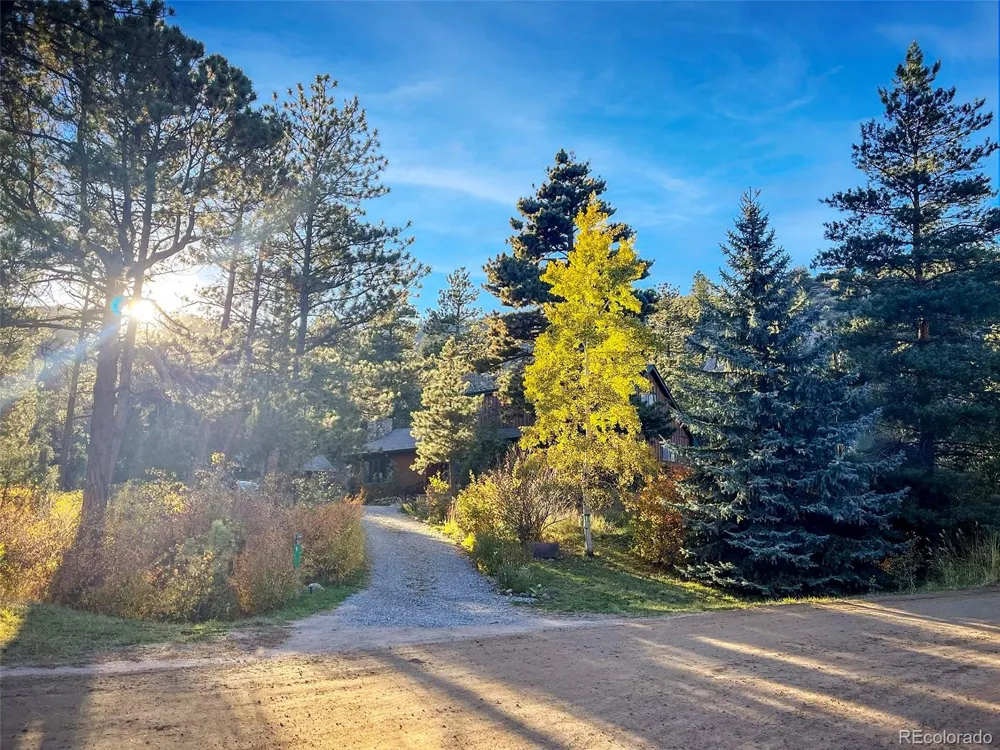 5 Mohawk Road Lyons, CO 80540