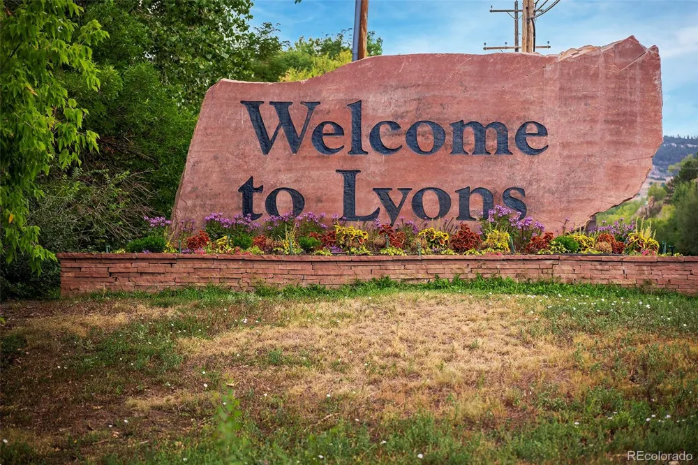 5 Mohawk Road Lyons, CO 80540