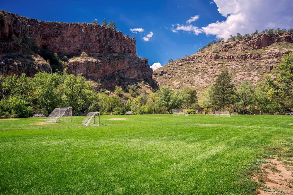 5 Mohawk Road Lyons, CO 80540