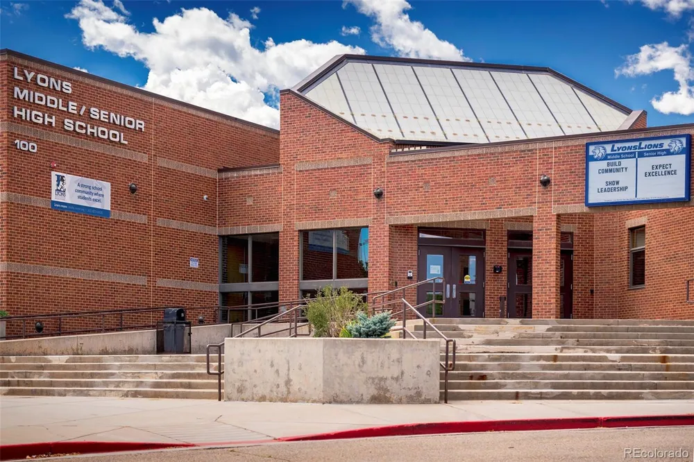 5 Mohawk Road Lyons, CO 80540
