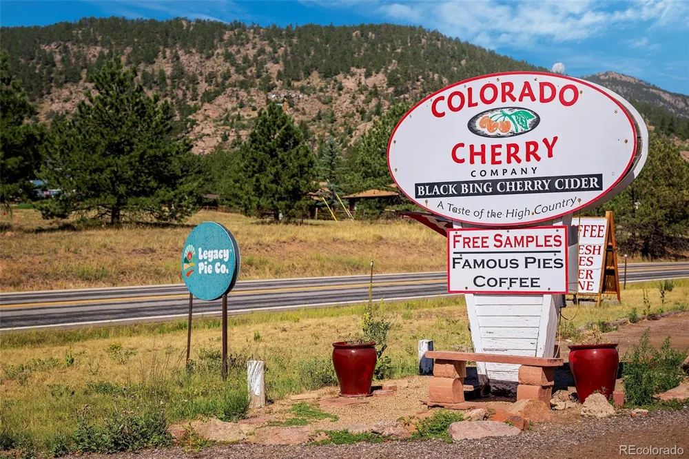 5 Mohawk Road Lyons, CO 80540