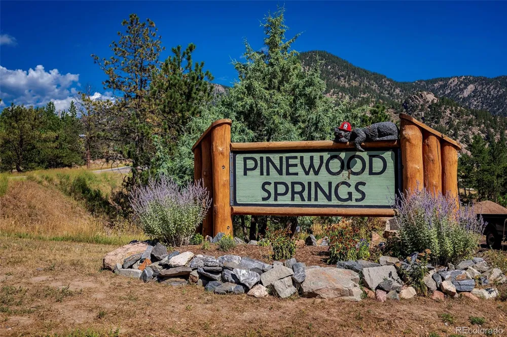 5 Mohawk Road Lyons, CO 80540