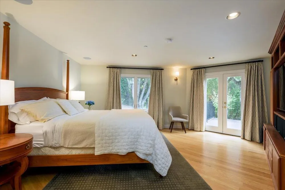 55 Vista Verde Way Portola Valley, CA 94028