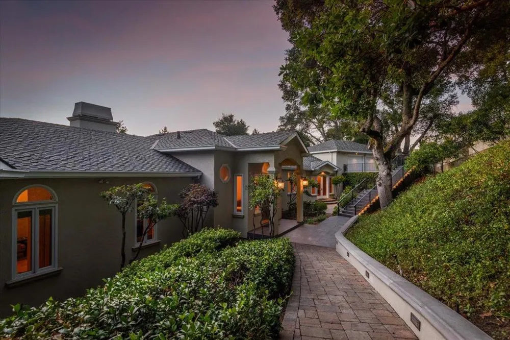 55 Vista Verde Way Portola Valley, CA 94028