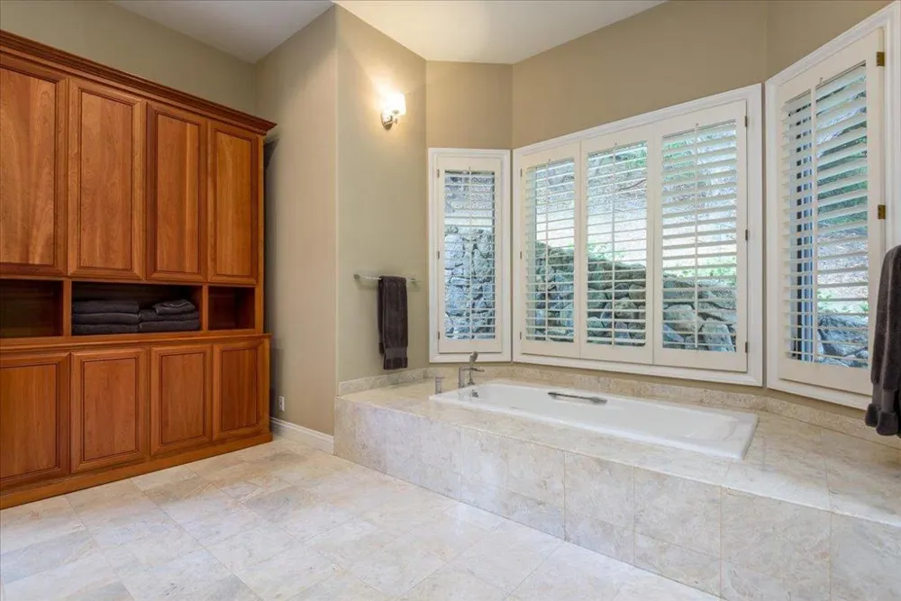 55 Vista Verde Way Portola Valley, CA 94028