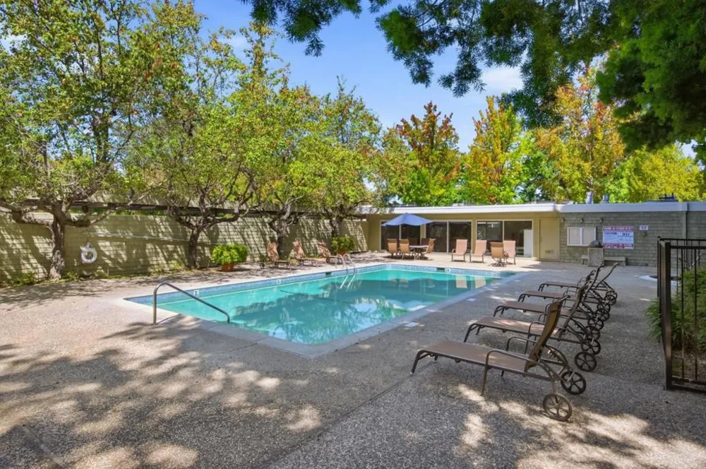 280 Easy Street #209 Mountain View, CA 94043