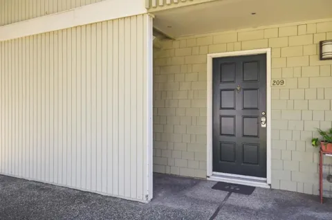 280 Easy Street #209