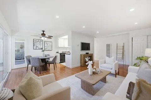 280 Easy Street #209