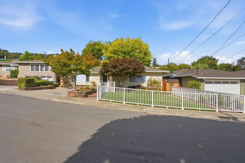 2720 Debbie Court San Carlos, CA 94070