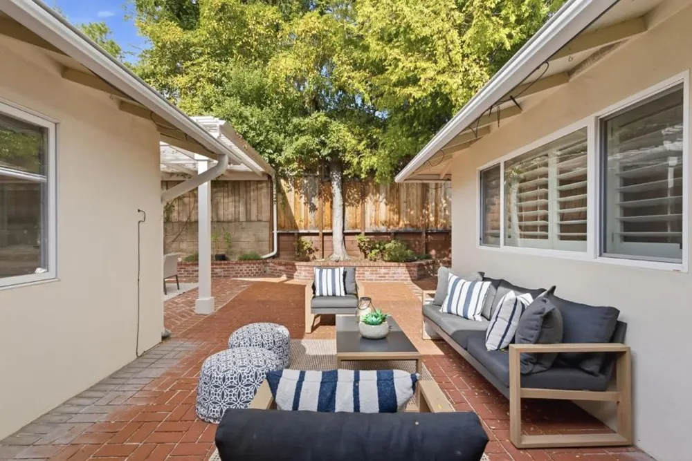 2720 Debbie Court San Carlos, CA 94070