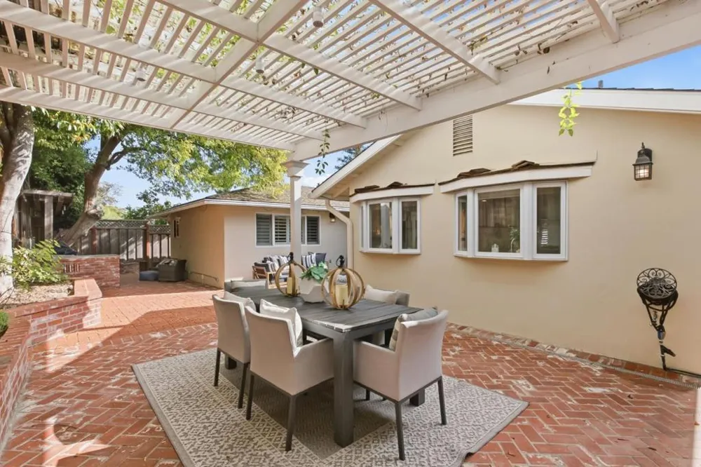2720 Debbie Court San Carlos, CA 94070