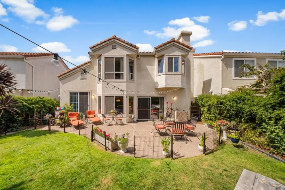 272 Edgewater Drive Milpitas, CA 95035
