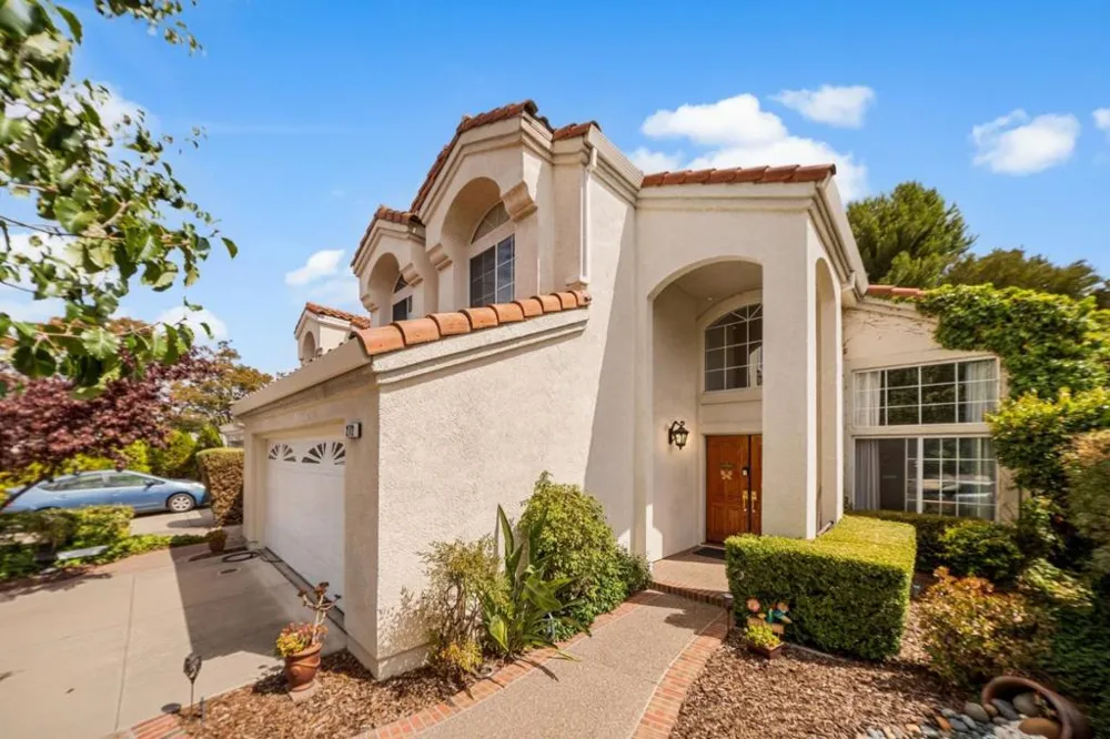 272 Edgewater Drive Milpitas, CA 95035