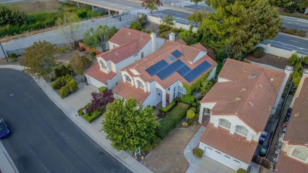 272 Edgewater Drive Milpitas, CA 95035