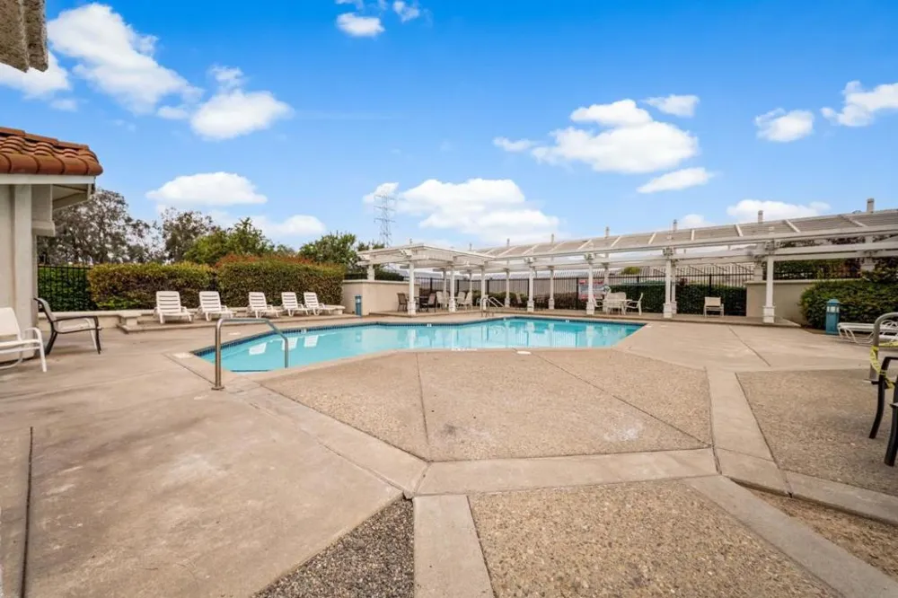 272 Edgewater Drive Milpitas, CA 95035