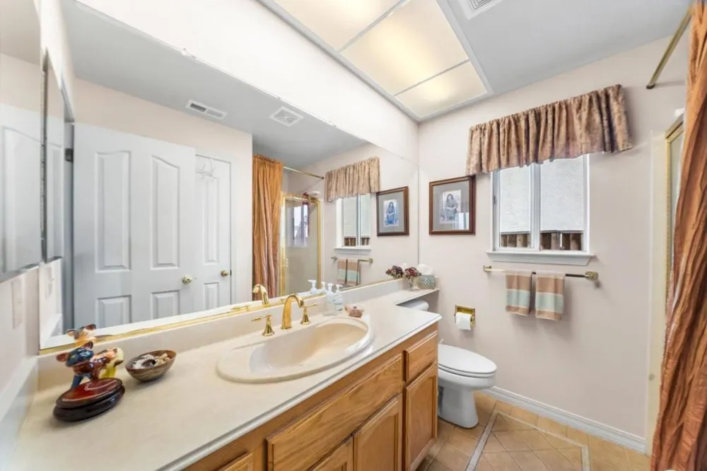 272 Edgewater Drive Milpitas, CA 95035