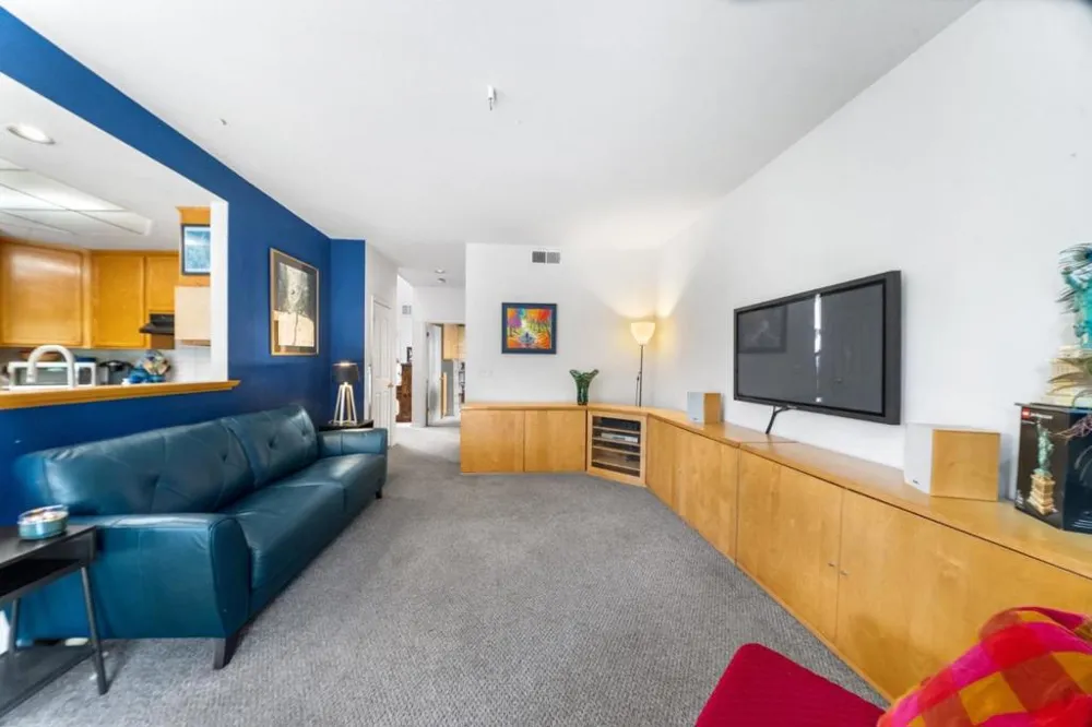 272 Edgewater Drive Milpitas, CA 95035