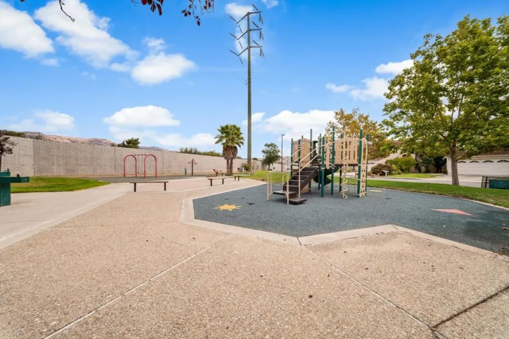272 Edgewater Drive Milpitas, CA 95035