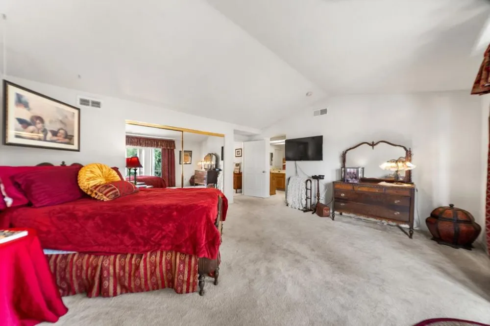 272 Edgewater Drive Milpitas, CA 95035