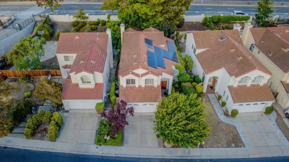 272 Edgewater Drive Milpitas, CA 95035